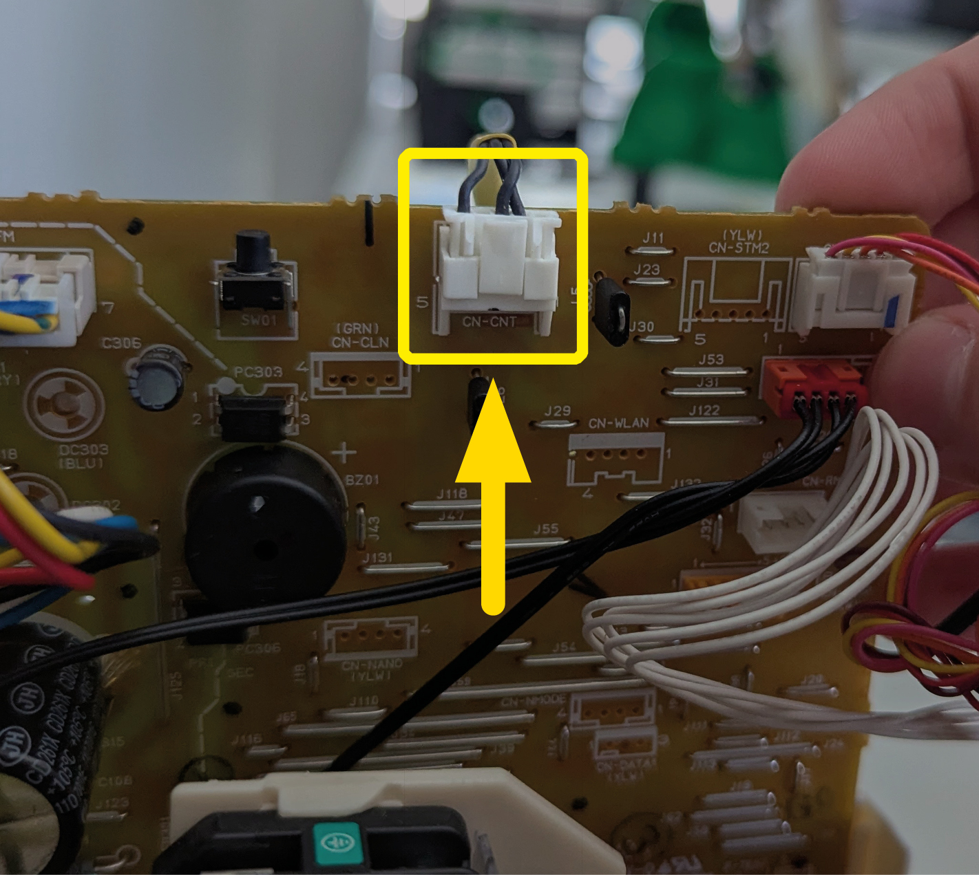Connector example CN-CNT for connecting a gateway to the Panasonic air conditioner